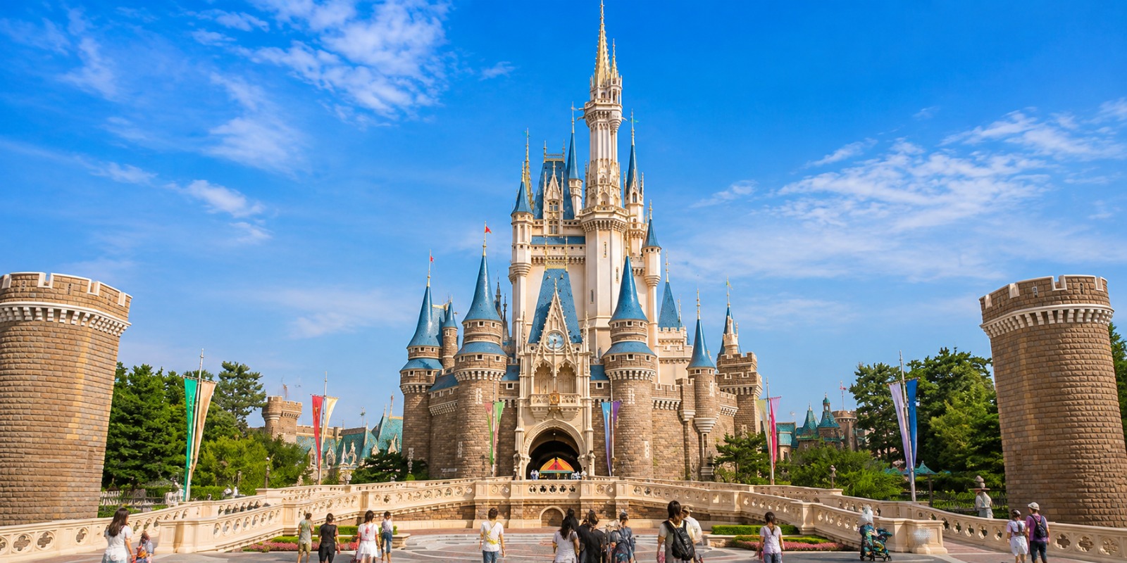 Tokyo Disneyland castle and creative immersive experience